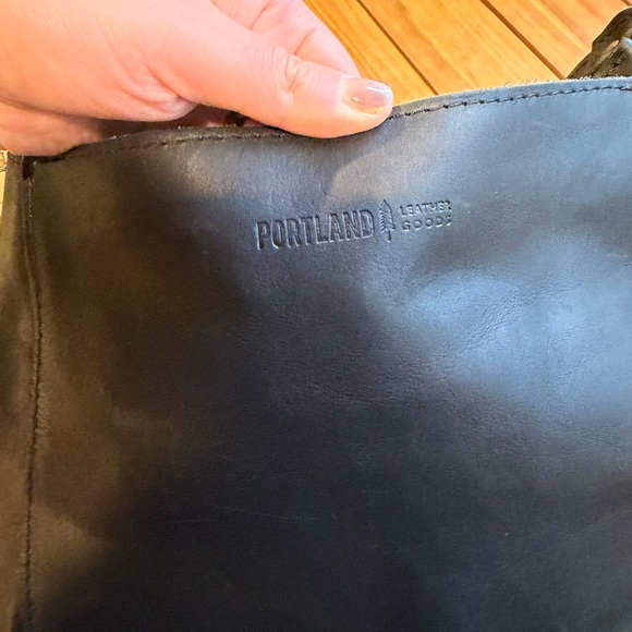 Portland Leather Goods Triangle Black Shoulder Bag - Picture 2 of 8